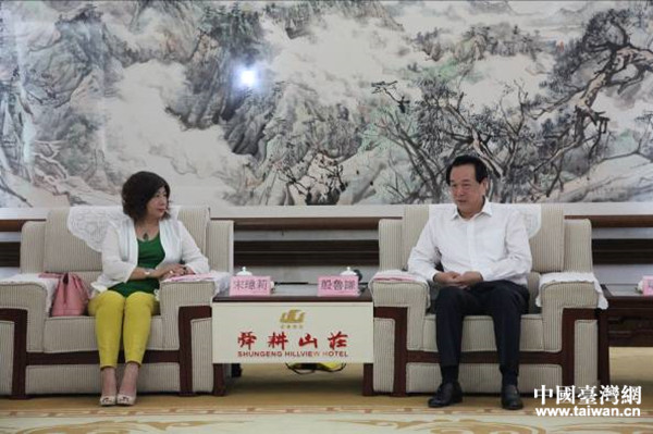 济南市人大常委会主任会见台湾客人 济南市人大常委会主任会见台湾客人